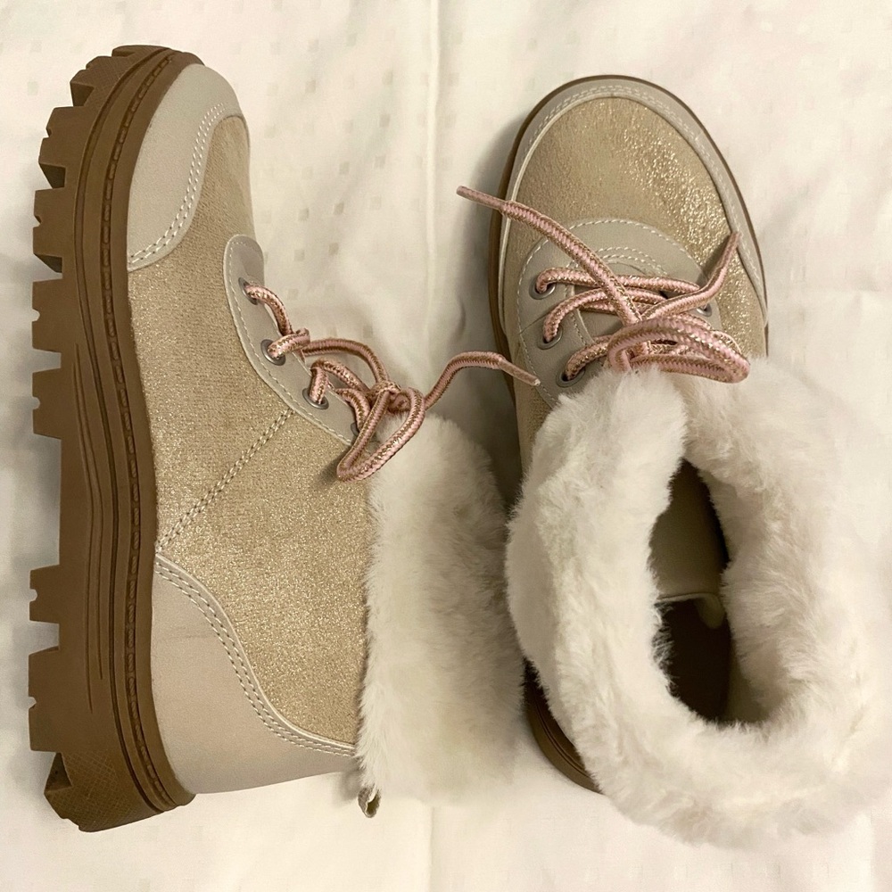 Carter’s Girls Faux Fur Boots Brand New